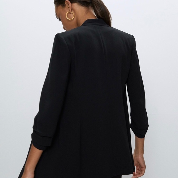 *SOLD* Aritzia Babaton Power Blazer - Picture 5 of 5